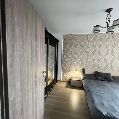 Appartement Rb - Coresi Mall - Free Parking - 20 Minutes From Skiing