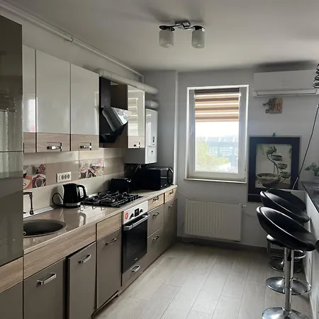 Rb - Coresi Mall - Free Parking - 20 Minutes From Skiing Braşov